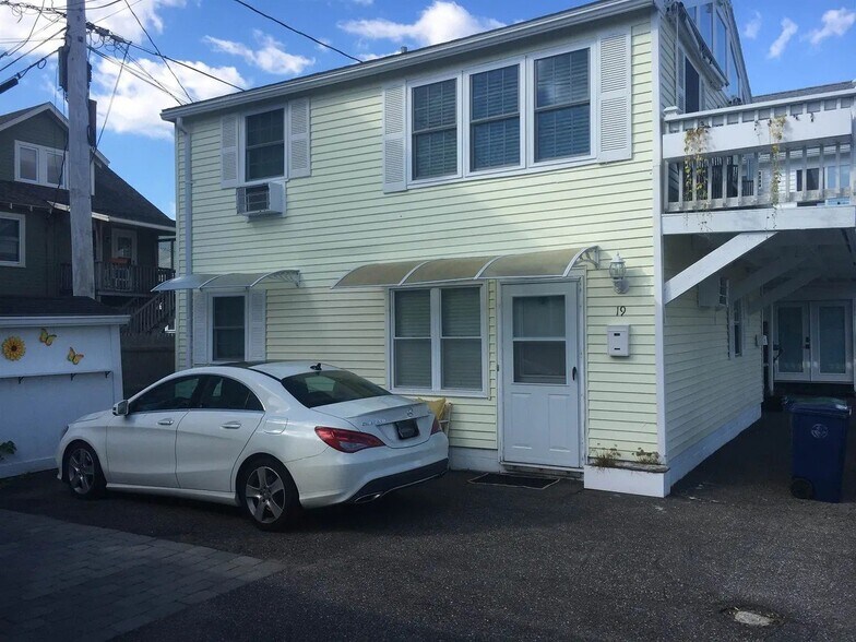 Building Photo - 19 Kentville Terrace