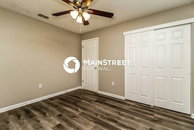 Building Photo - 3 Bedroom Pet-Friendly Home in St. Cloud, FL with Main Street Renewal