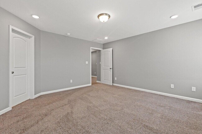 Building Photo - 215 Jared Parker Wy