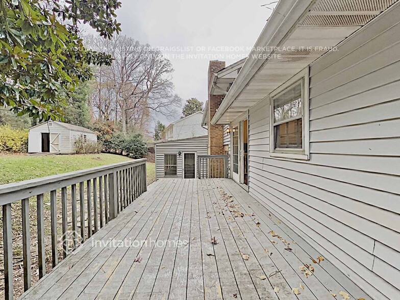 Building Photo - 2571 Riverglenn Cir