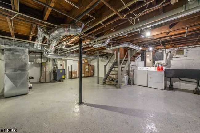 Building Photo - 276 Bay Ave