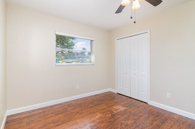 Building Photo - Completely Remodeled 3 Bed 2 Bath 1 Car Ga...