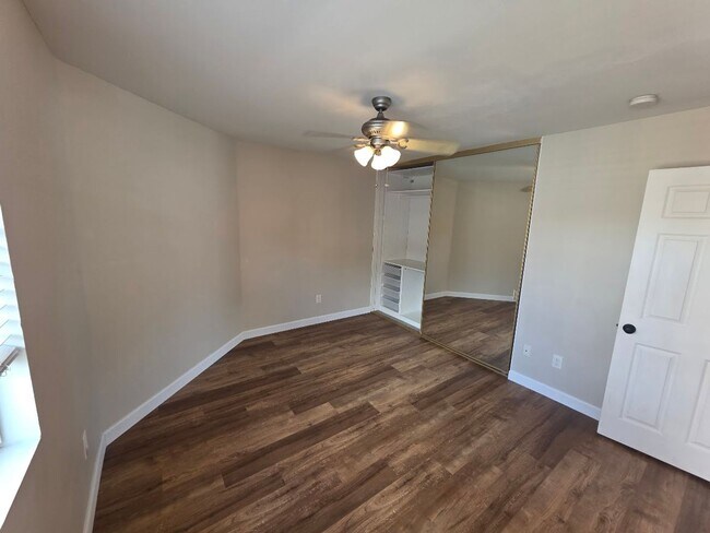 Building Photo - RENOVATED 2BD/1.5 BATH WITH PARKING, LAUNDRY, AND FULL H-VAC