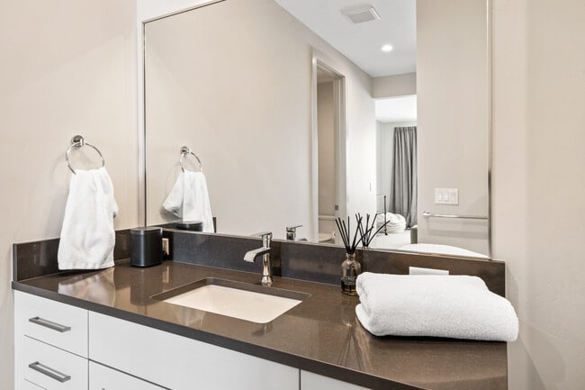 Building Photo - 45 Duckhorn Ln