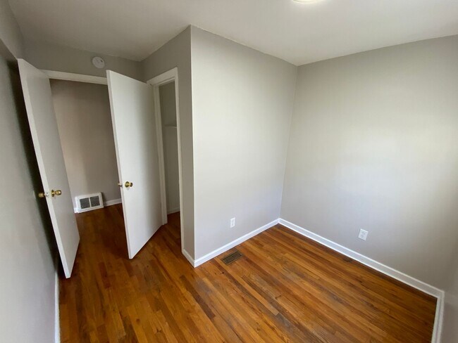 Building Photo - Wonderful Family Home With Lots of Space