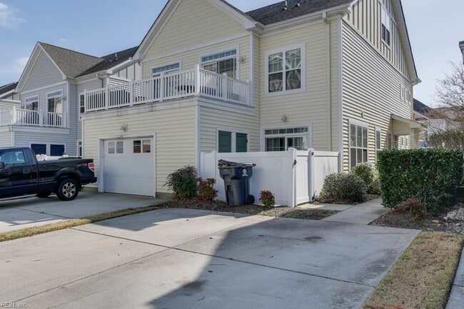 Building Photo - 4138 Seafarer Ave
