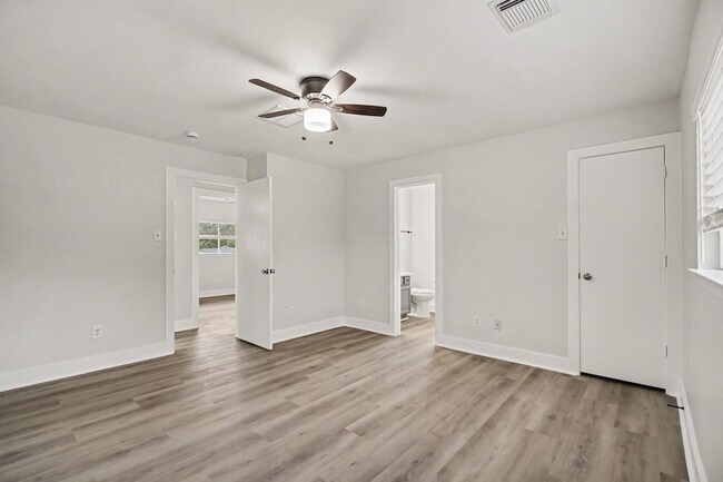 Building Photo - 431 Laurel Timbers Dr