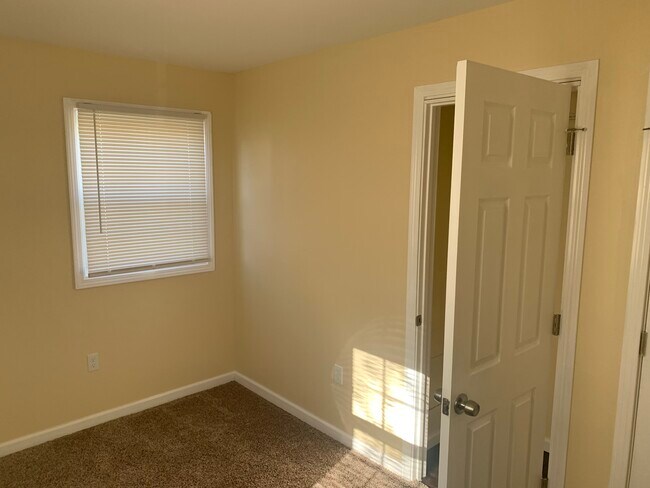 Building Photo - 709 Flintridge Dr