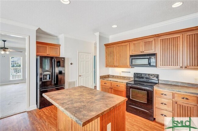 Building Photo - 244 Vining Way