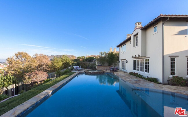 Building Photo - 25531 Prado De Oro