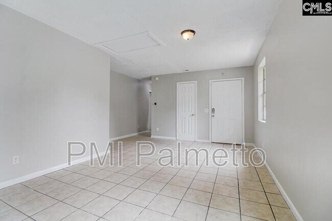 Building Photo - 329 Saddlefield Rd