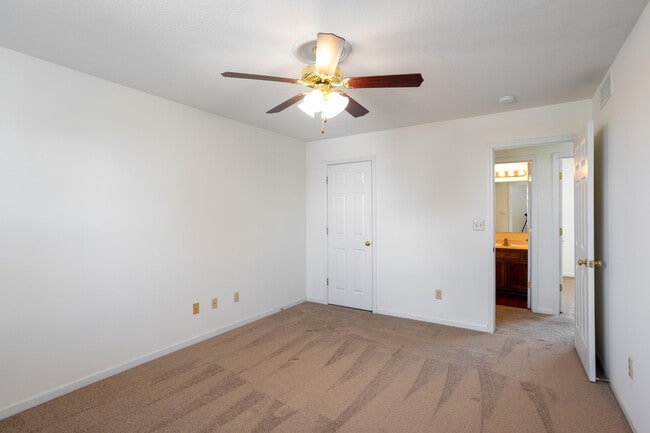 Building Photo - 3513 Delmar Ct