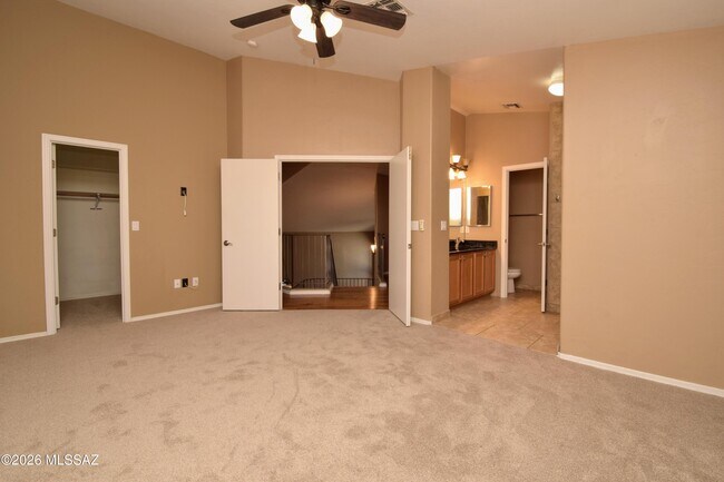 Building Photo - 10226 E Desert Eden Pl