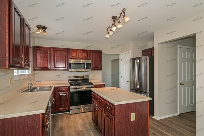 Building Photo - 4 Sunset Green Ct