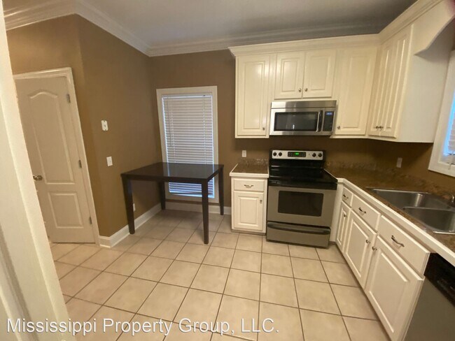 Building Photo - 3 br, 2.5 bath House - 113 Twin Gates Drive