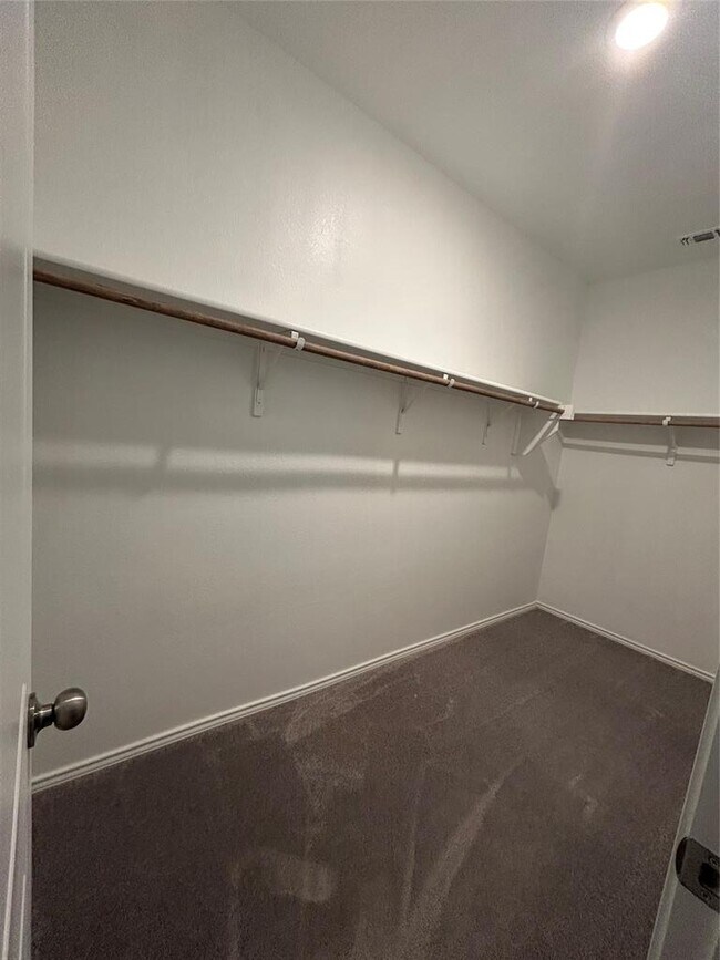 Building Photo - 105 Onna St