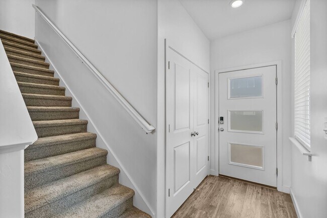 Building Photo - Stunning Row End Townhome In Great Location!
