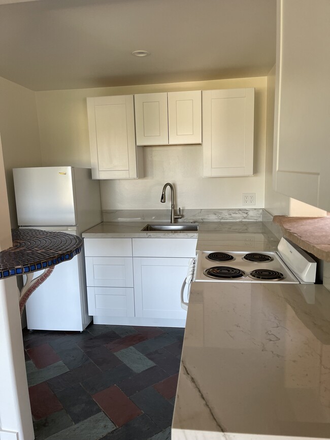 Building Photo - 20964 Colina Dr