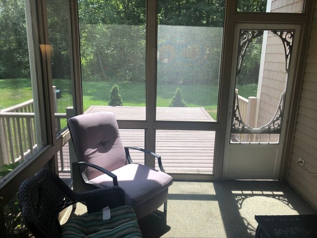 Building Photo - Beautiful 4- Bedroom Condo in Portsmouth, NH!