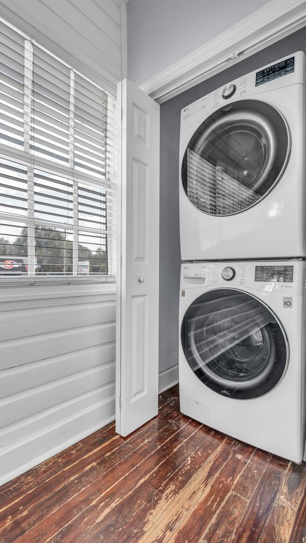 Building Photo - Charming 2BR/2BA with Bonus Room South Tam...