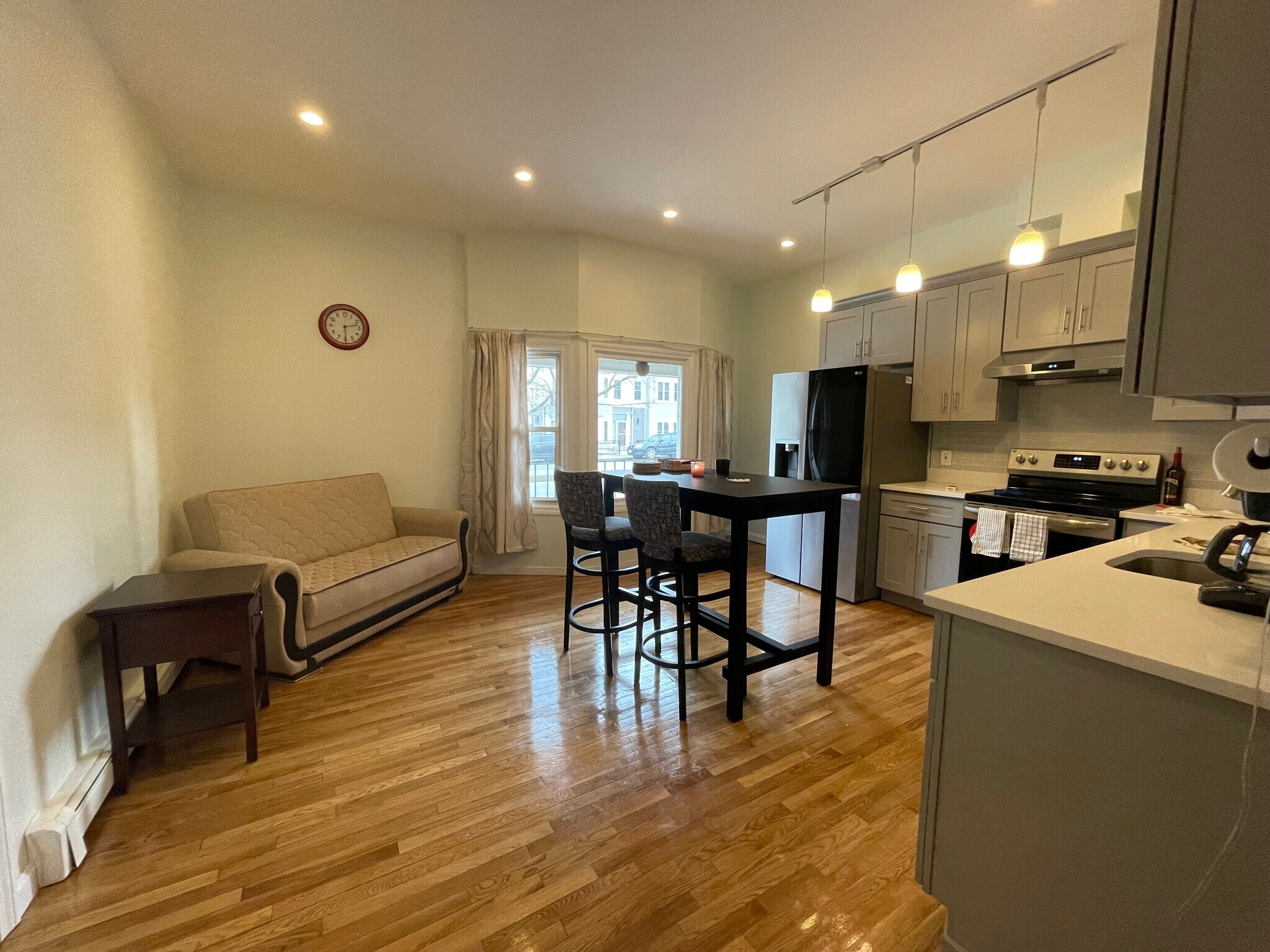 Building Photo - 285 Dorchester St