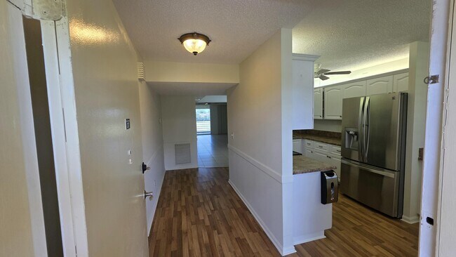 Building Photo - 23305 Barwood Ln N