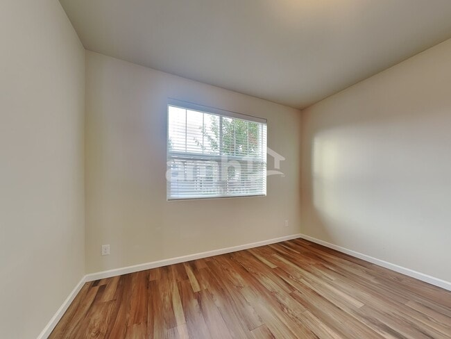 Building Photo - 2741 Link Ave