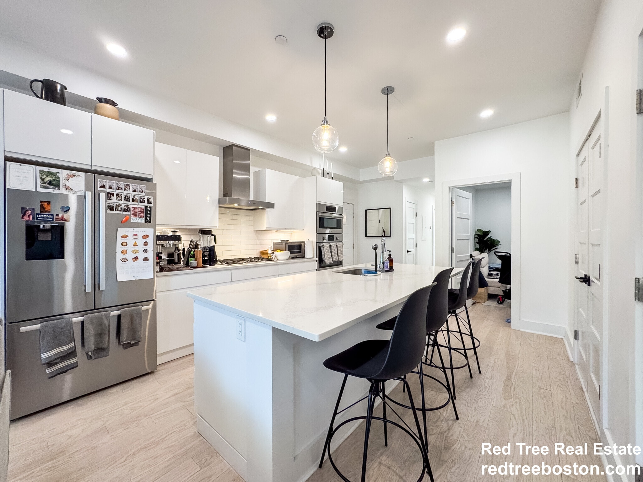 Building Photo - 231 Maverick St