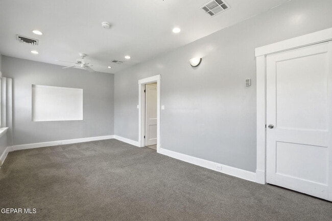 Building Photo - 4410 Trowbridge Dr