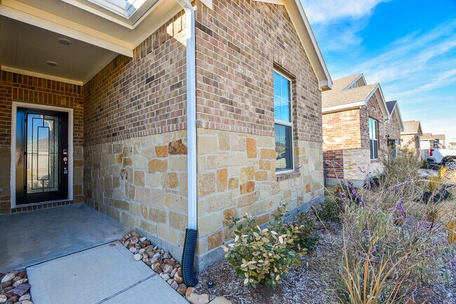 Building Photo - 5715 Aurora Grns Ln