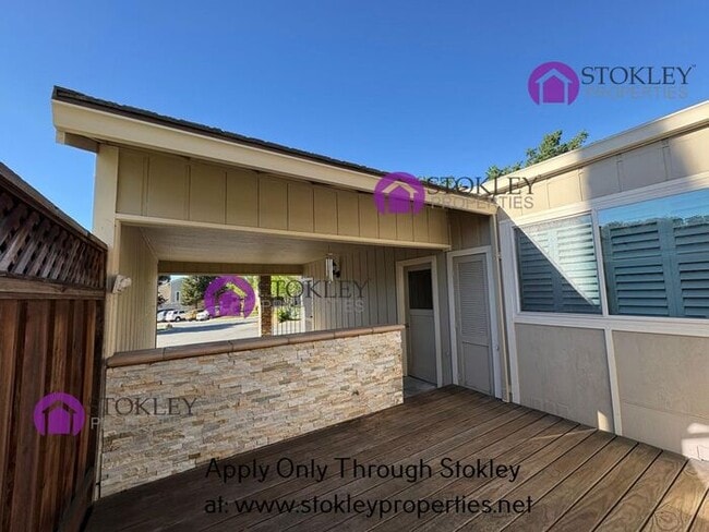 Building Photo - 323 Thistle Cir