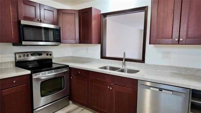 Building Photo - 403 NW 68th Ave