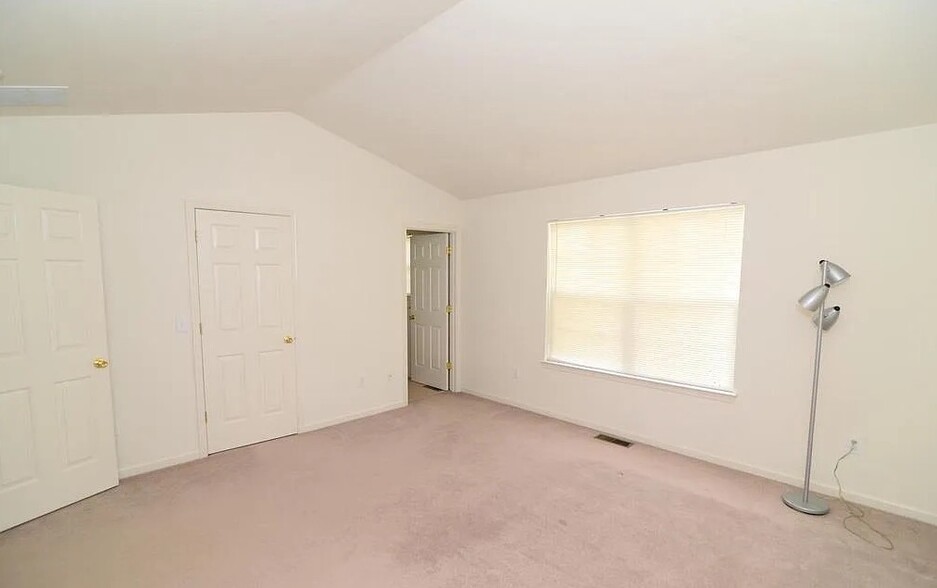 Master Bedroom - 455 Madison Dr