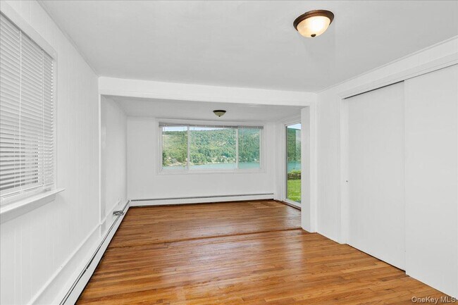 Building Photo - 14 Hemlock Hill