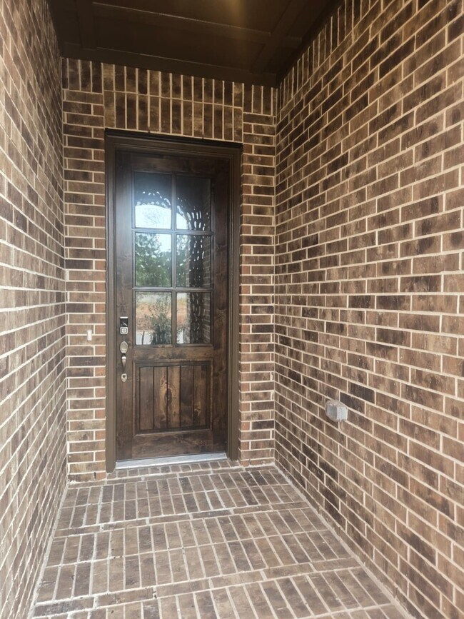 Building Photo - 1420 Florecer Ln