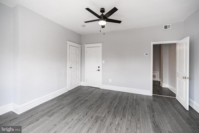 Building Photo - 5847 Willows Ave
