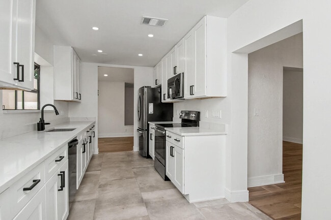 Building Photo - 21440 Campo Allegro Dr