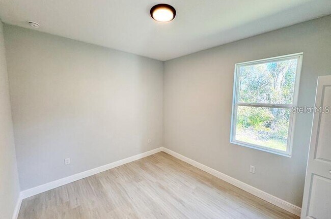 Building Photo - 1153 Chalmer Terrace