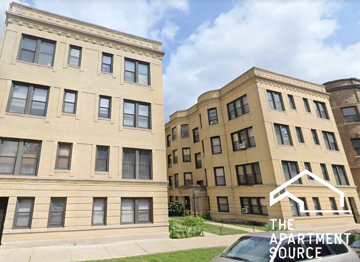 Building Photo - 3917 N Pine Grove Ave