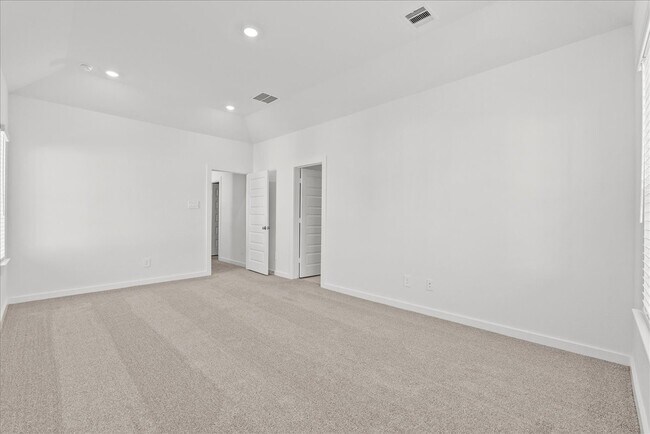 Building Photo - 535 Avisa Dr