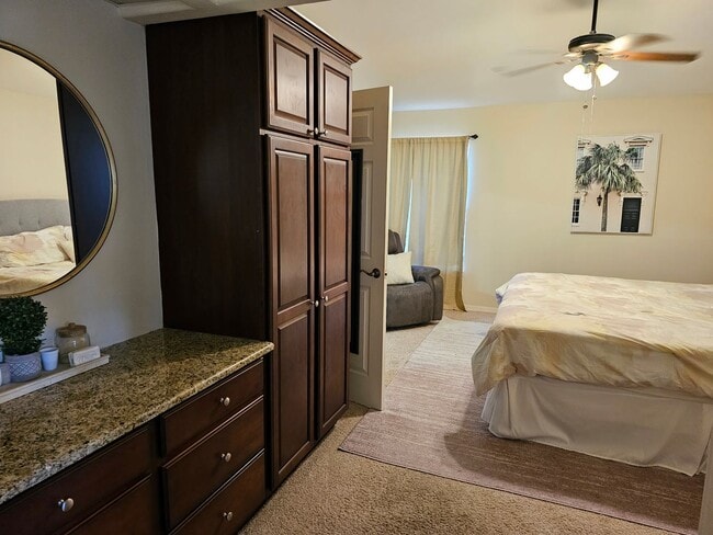 Building Photo - Available Sep 1, 2025 - Furnished 3BR/2BA ...