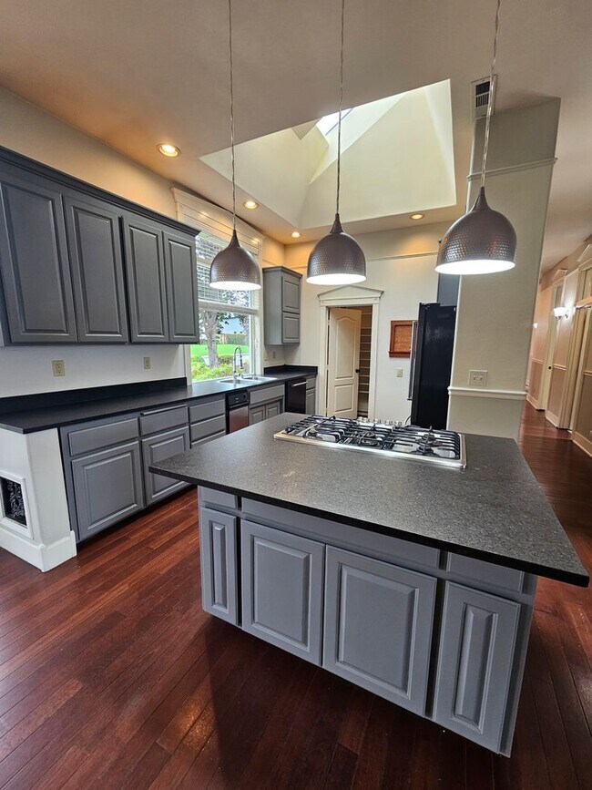 Building Photo - 2982 Rosedale Terrace