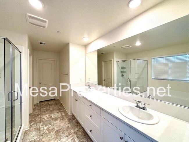 Building Photo - 13422 Menchaca Ct
