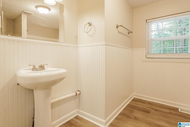 Building Photo - 2112 Headrick Rd