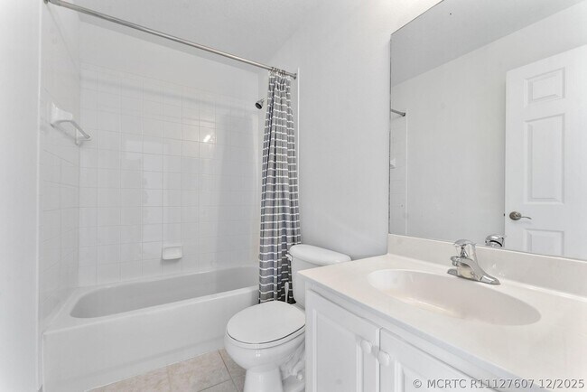Building Photo - 16129 Sierra Palms Dr