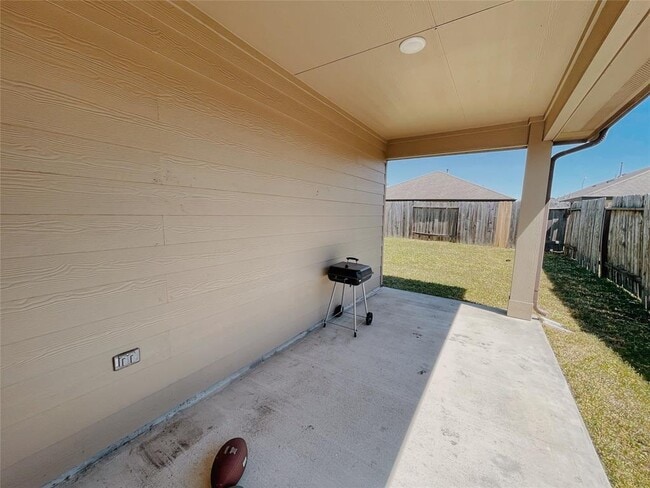 Building Photo - 8123 Carillon Way