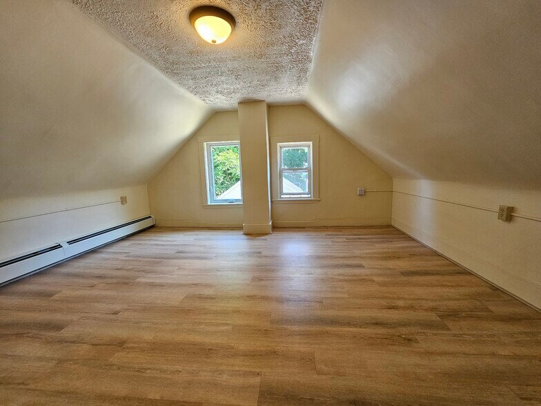 Building Photo - 17 Mousam St