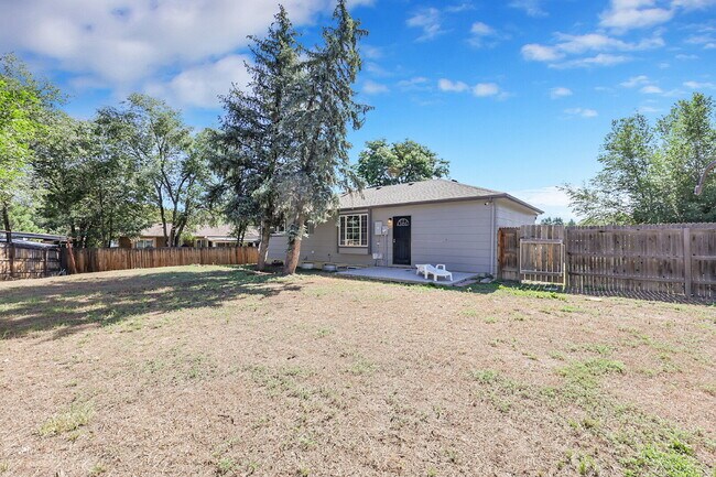 Building Photo - $2,295 - 4 Bed, 2 Bath Home in CO Springs ...