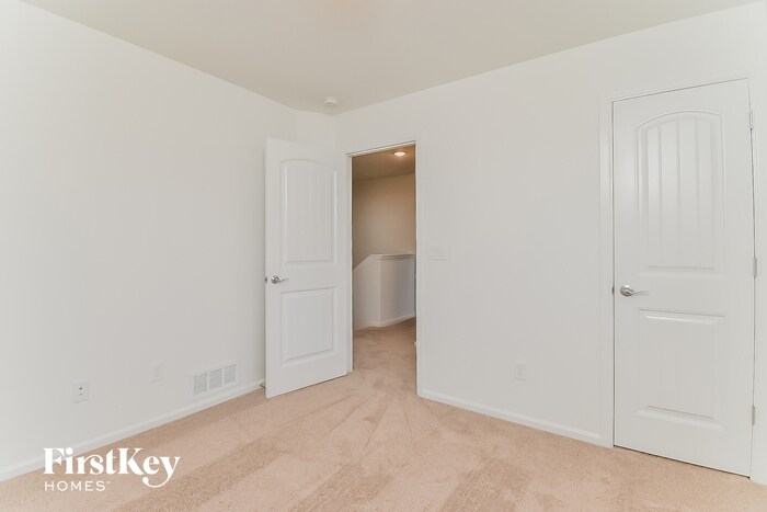 Building Photo - 10633 Luneth Dr