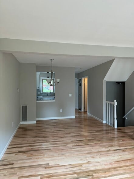 Building Photo - 119 Springbrook Dr